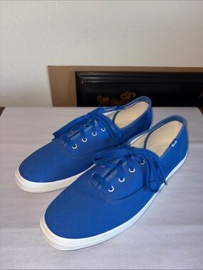 Keds Royal Blue Lace-Up Sneakers with Dream Foam NWOT